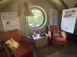 janikovszky_eva_kiallitas_kisgombos_2_2023.jpg [sm-250]